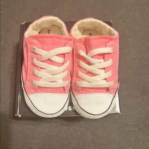 Infant pink crib converse (4)